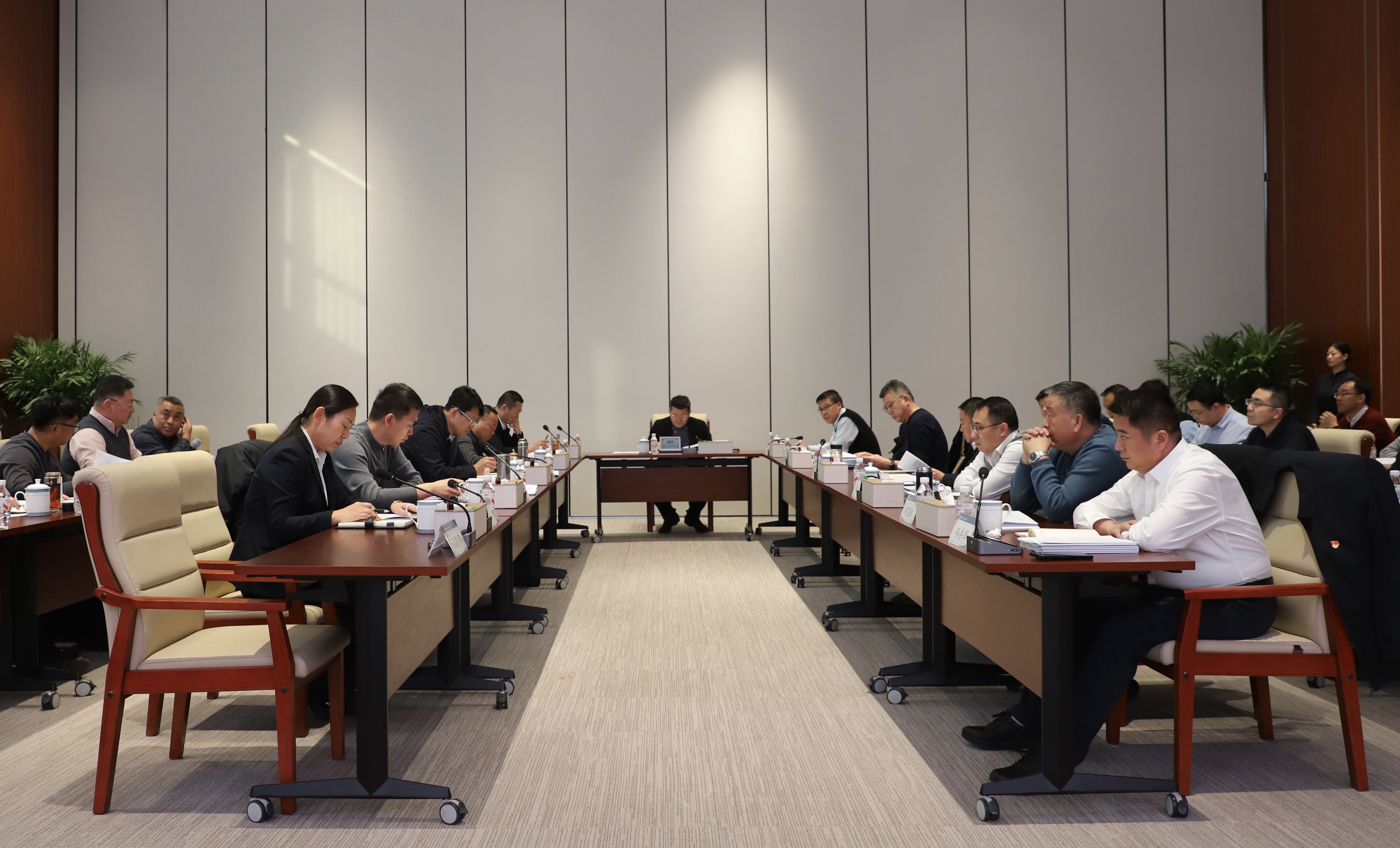 务虚会.jpg